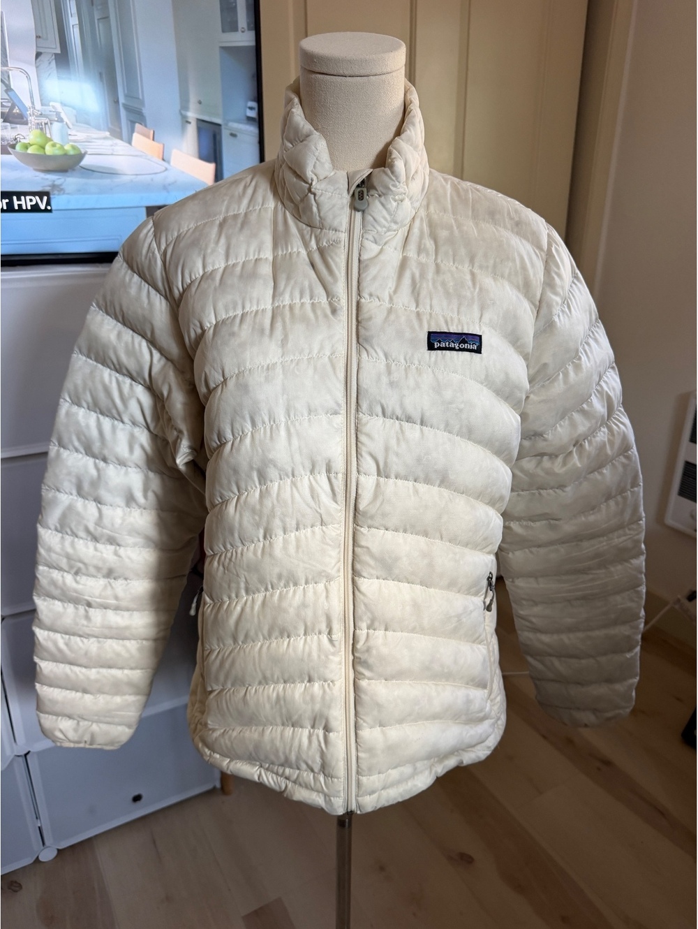 Patagonia Women's Large White Puffer Jacket
